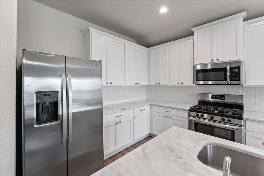 Furnished interior view inside a new home in Wedgewood Forest, Conroe (Image 31). Furnished interior view inside a new home in Wedgewood Forest, Conroe (Image 31).