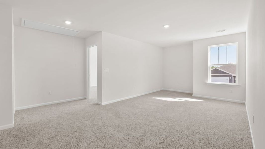 Spacious, unfurnished interior of a new home in Baxter Village, Boiling Springs (Image 29).
