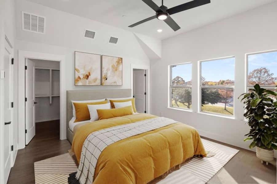 Furnished interior view inside a new home in Linkside Las Colinas, Irving (Image 15).