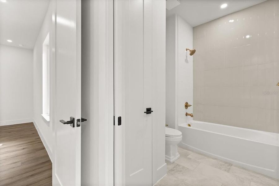 Spacious, unfurnished interior of a new home in , Orlando (Image 51). Spacious, unfurnished interior of a new home in , Orlando (Image 51).