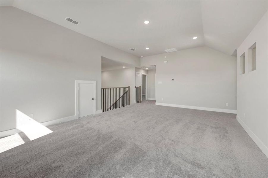 Spacious, unfurnished interior of a new home in Lily Creek at Sutton Fields, Aubrey (Image 28).