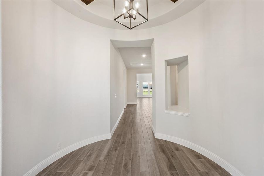 Spacious, unfurnished interior of a new home in Abe's Landing, Granbury (Image 16).