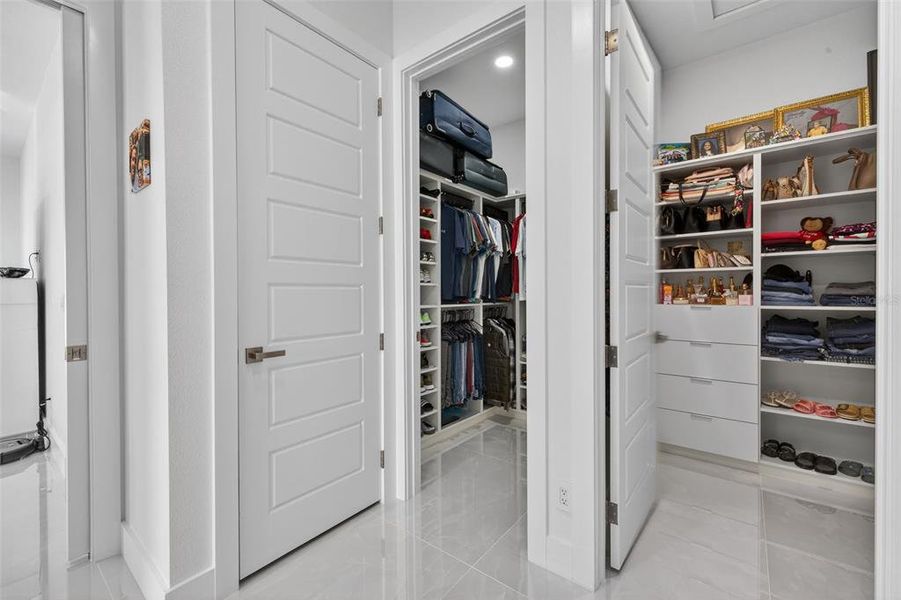 Furnished interior view inside a new home in , Cape Coral (Image 35).