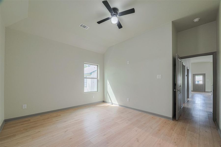 Spacious, unfurnished interior of a new home in , Baytown (Image 33). Spacious, unfurnished interior of a new home in , Baytown (Image 33).