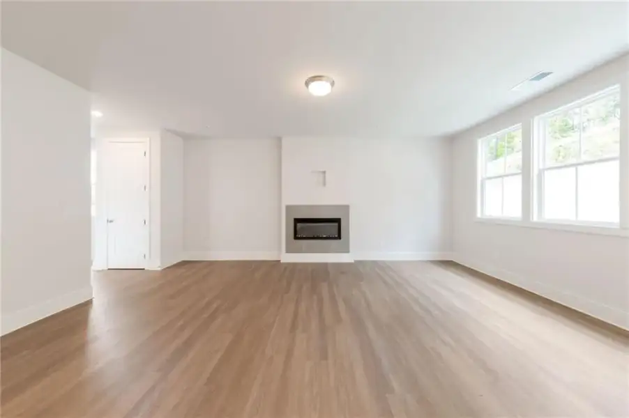 Spacious, unfurnished interior of a new home in , Marietta (Image 14).