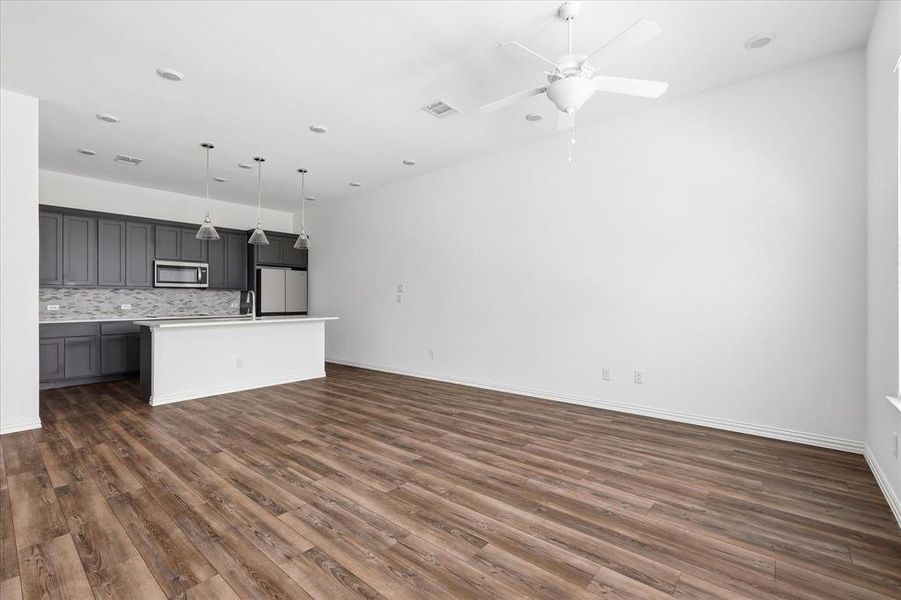 Spacious, unfurnished interior of a new home in Tenison Village, Dallas (Image 11). Spacious, unfurnished interior of a new home in Tenison Village, Dallas (Image 11).
