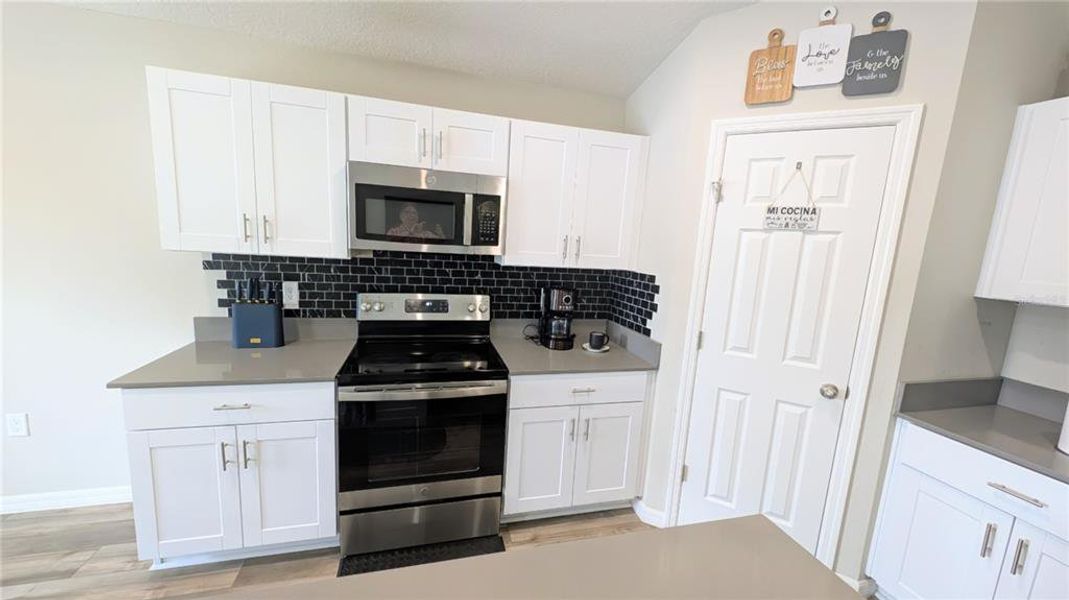 Furnished interior view inside a new home in Hammock Reserve, Haines City (Image 6). Furnished interior view inside a new home in Hammock Reserve, Haines City (Image 6).
