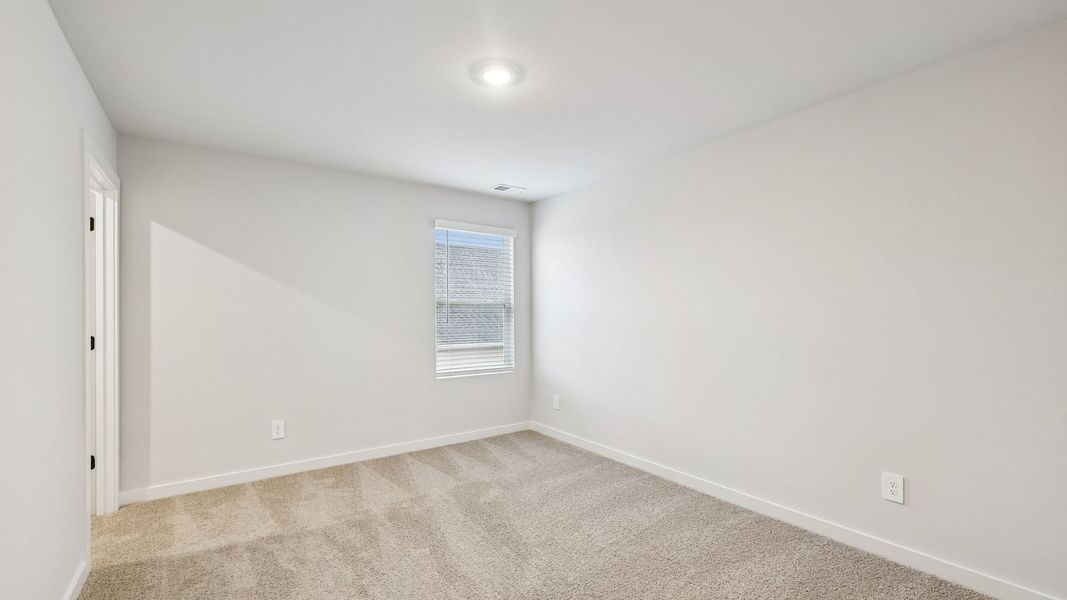 Spacious, unfurnished interior of a new home in Harvest Point, Spring Hill (Image 52).
