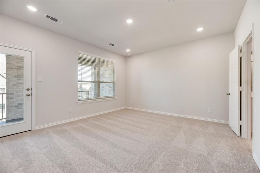 Spacious, unfurnished interior of a new home in Wade Settlement Townhomes, Frisco (Image 16).