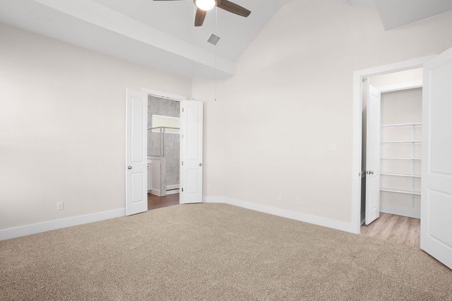 Spacious, unfurnished interior of a new home in Santa Rita Ranch, Liberty Hill (Image 38).