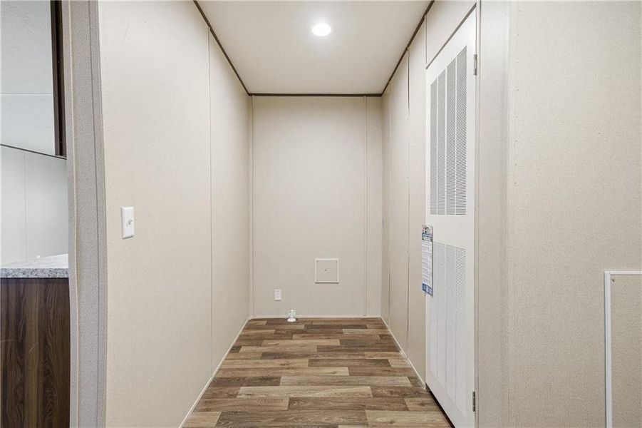 Spacious, unfurnished interior of a new home in , Franklin (Image 32).