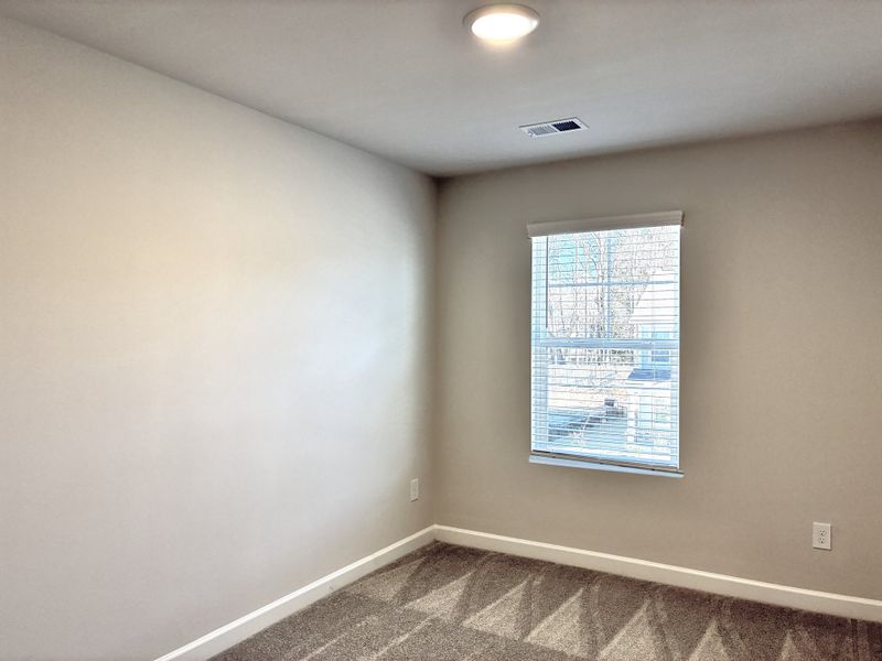 Spacious, unfurnished interior of a new home in Miller Park, Greenville (Image 17).