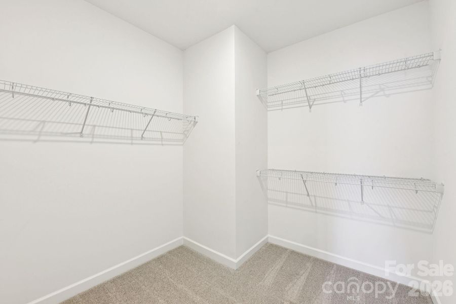 Spacious, unfurnished interior of a new home in Brighton Springs, York (Image 15).