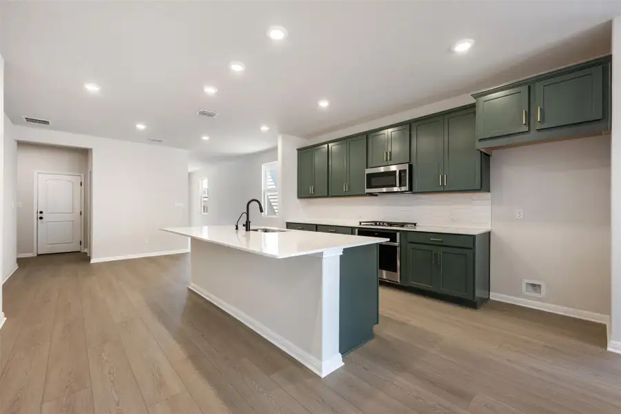 Representative images and renderings are for illustrative purposes. Actual structural options and design finishes of home may vary.