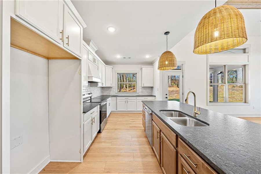 Furnished interior view inside a new home in , Jefferson (Image 5).