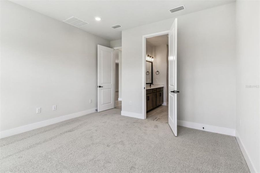 Spacious, unfurnished interior of a new home in Chapel Crossings - Garden Series, Wesley Chapel (Image 26).