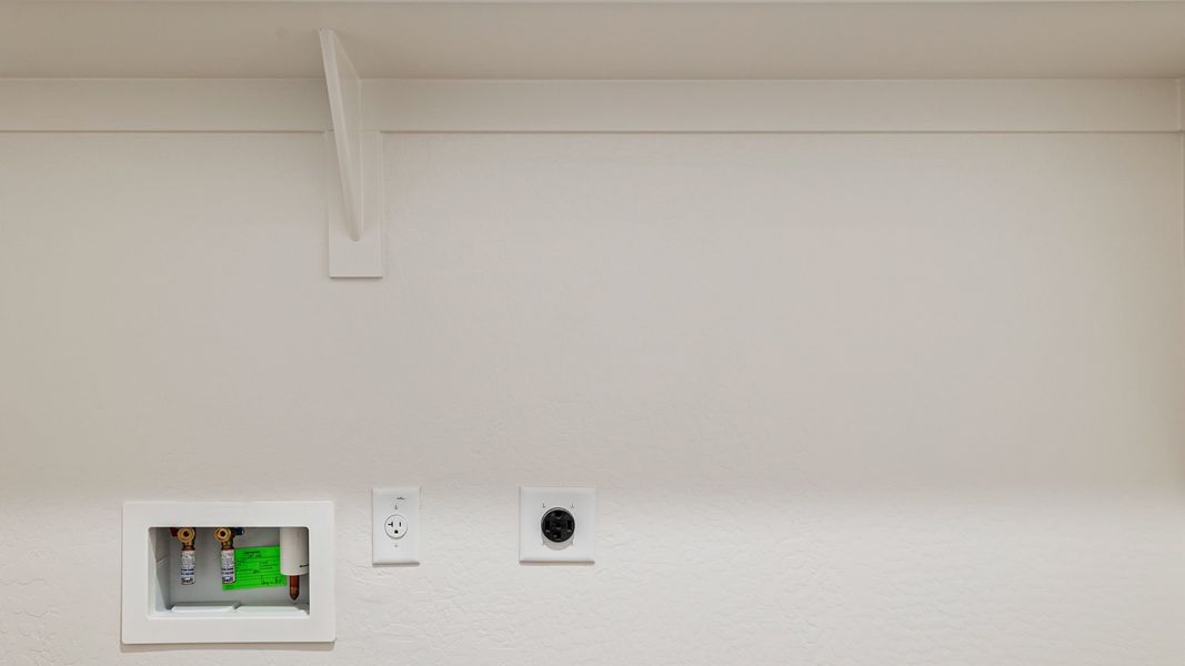 Representative interior finishes for a home built from the Cobalt by D.R. Horton in The Ridge at Stone Butte, Phoenix (Image 14).