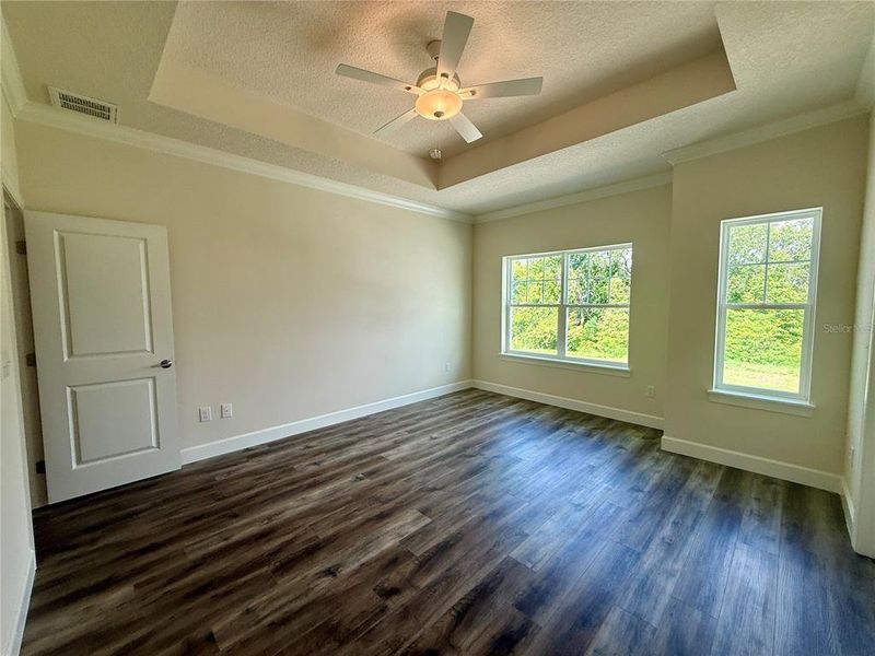 Spacious, unfurnished interior of a new home in , Tampa (Image 30).