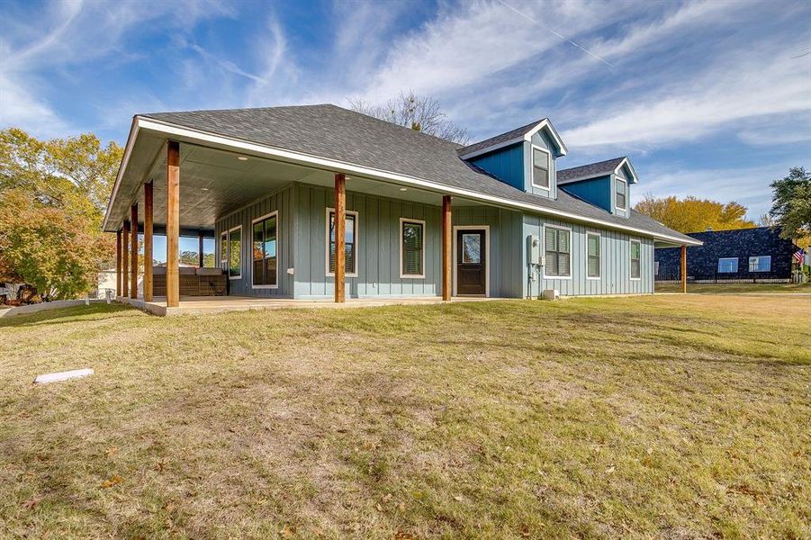 Exterior details and patio area of a home in , Granbury (Image 25).