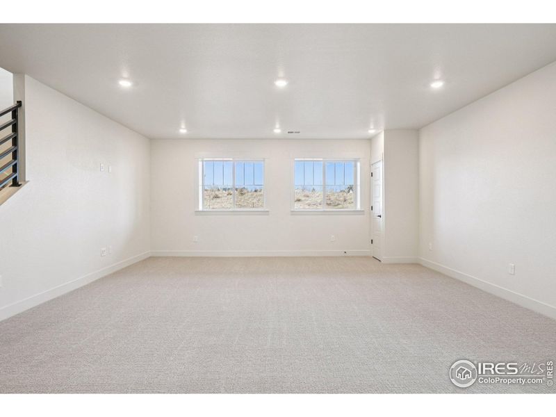 Spacious, unfurnished interior of a new home in , Fort Collins (Image 20).
