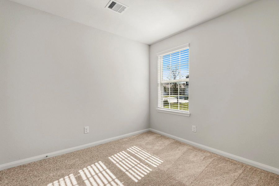 Spacious, unfurnished interior of a new home in Wayside Village, Houston (Image 10).