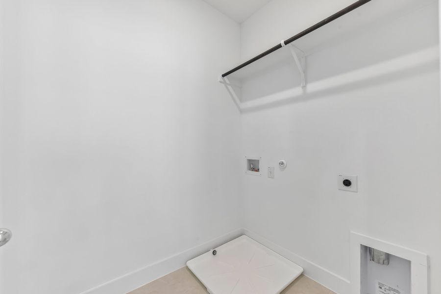 Spacious, unfurnished interior of a new home in Freedom at Anthem, Kyle (Image 21).