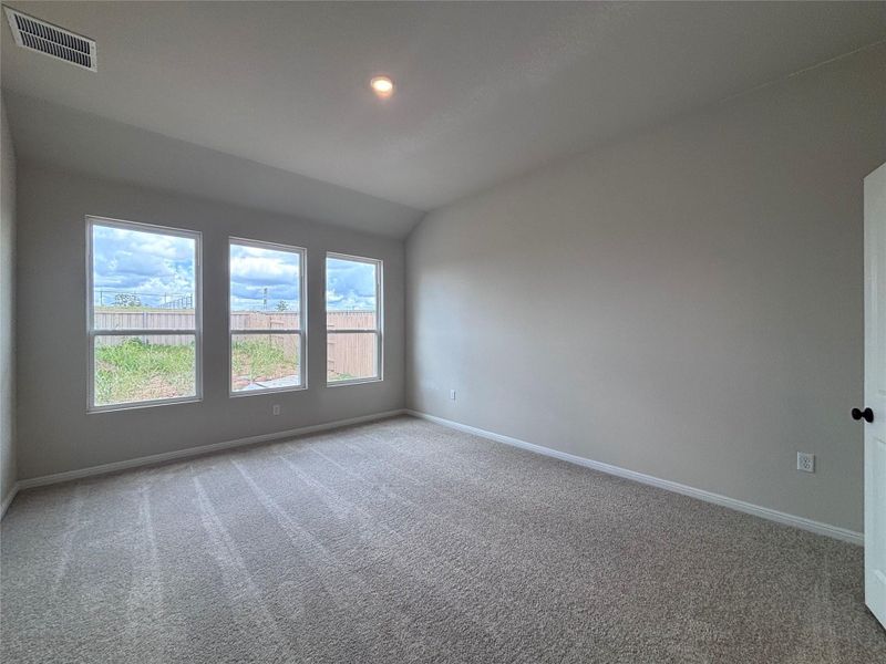 Spacious, unfurnished interior of a new home in The Colony, Bastrop (Image 18).