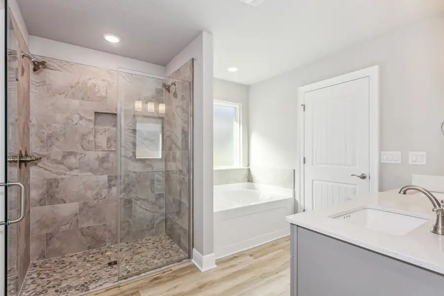 8564 La Salle Dr-25 8564 La Salle Dr-25