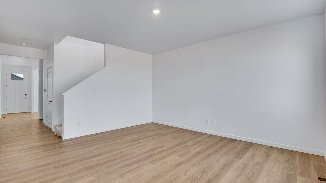 Spacious, unfurnished interior of a new home in Silver Peaks, Lochbuie (Image 19).