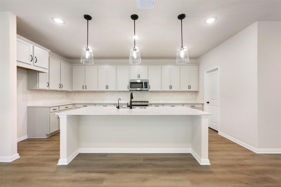 Representative images and renderings are for illustrative purposes. Actual structural options and design finishes of home may vary.