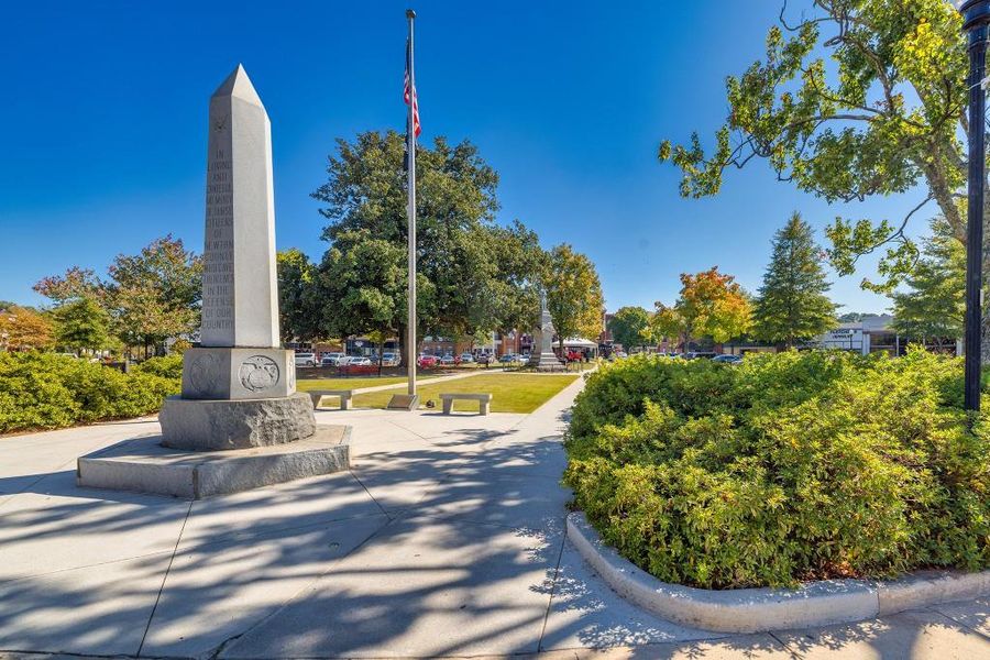 Image 31 of a home in Pinegate.