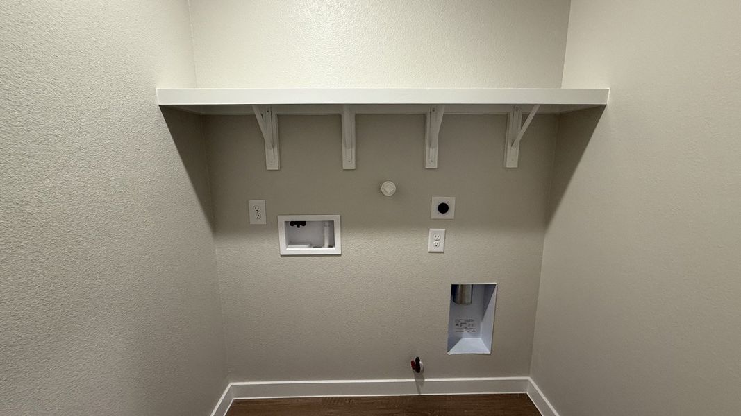 Spacious, unfurnished interior of a new home in London Towne, Corpus Christi (Image 17).