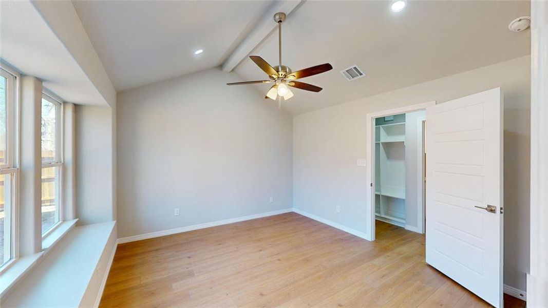 Spacious, unfurnished interior of a new home in , Cleburne (Image 18). Spacious, unfurnished interior of a new home in , Cleburne (Image 18).