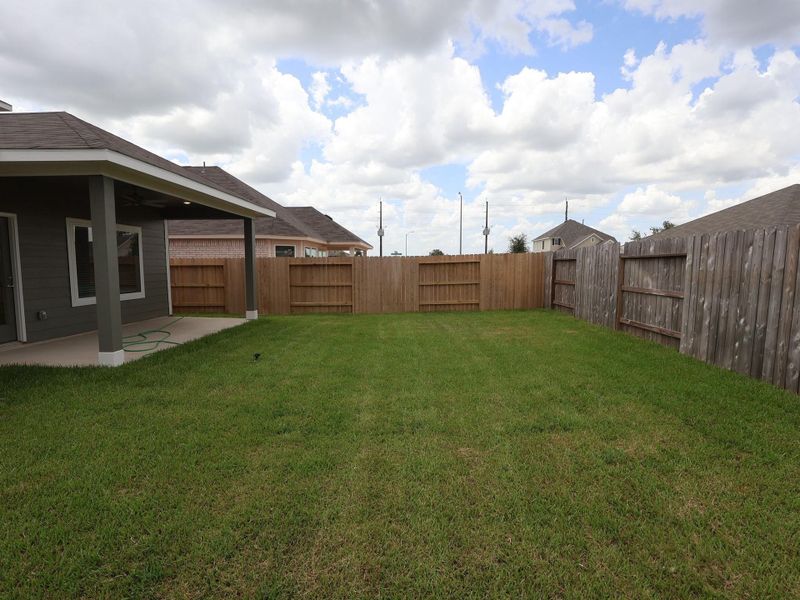 Exterior details and patio area of a home in Miller's Pond, Rosenberg (Image 30).