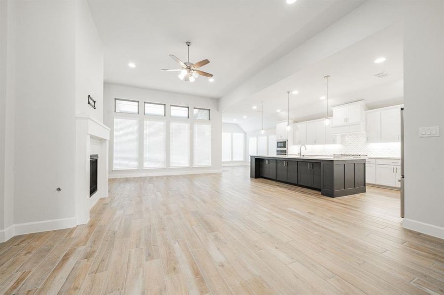 Spacious, unfurnished interior of a new home in Ventana 70', Fort Worth (Image 21).