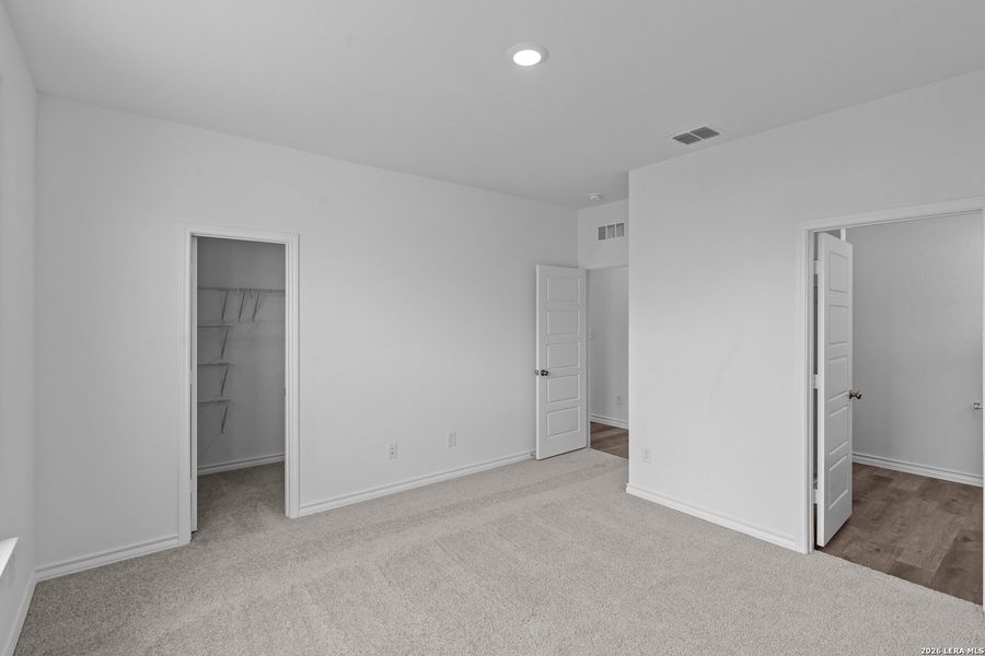Spacious, unfurnished interior of a new home in Cinco Lakes, San Antonio (Image 29). Spacious, unfurnished interior of a new home in Cinco Lakes, San Antonio (Image 29).