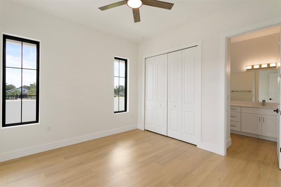 Spacious, unfurnished interior of a new home in , Lithia (Image 34).