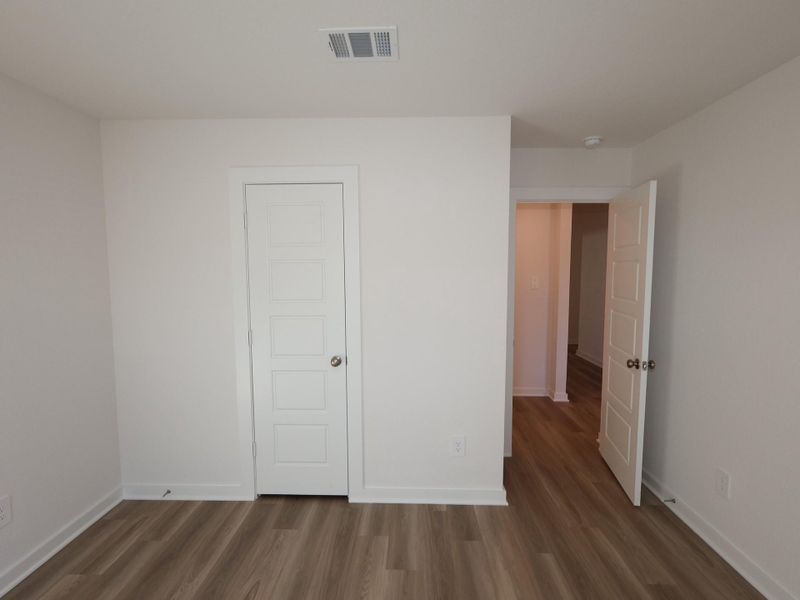 Spacious, unfurnished interior of a new home in Moran Ranch, Willis (Image 27).