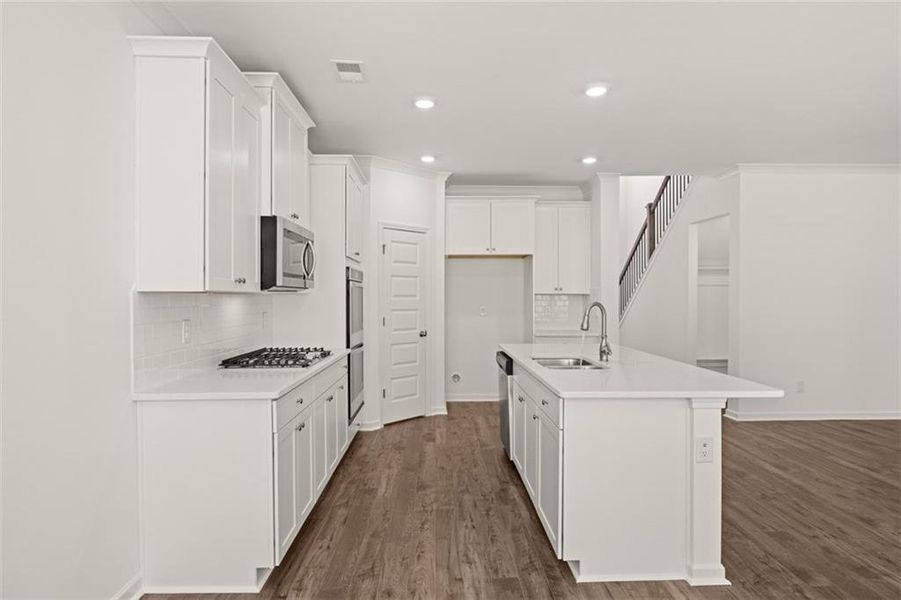 Image 32 of a home in Water Oak Estates.