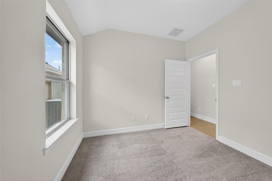 Spacious, unfurnished interior of a new home in Jordan Ranch, Fulshear (Image 37).
