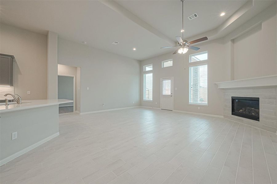 Spacious, unfurnished interior of a new home in River Ranch, Dayton (Image 8).