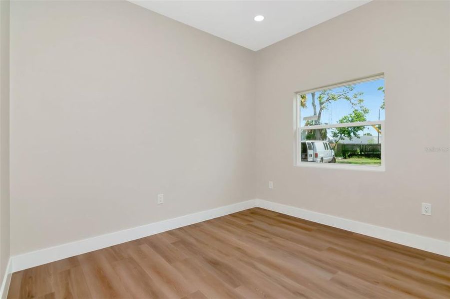 Spacious, unfurnished interior of a new home in , Gulfport (Image 19).