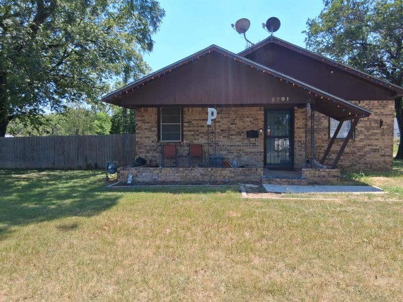 Front exterior of a new home in , Brownwood, TX, highlighting curb appeal (Image 19). Front exterior of a new home in , Brownwood, TX, highlighting curb appeal (Image 19).
