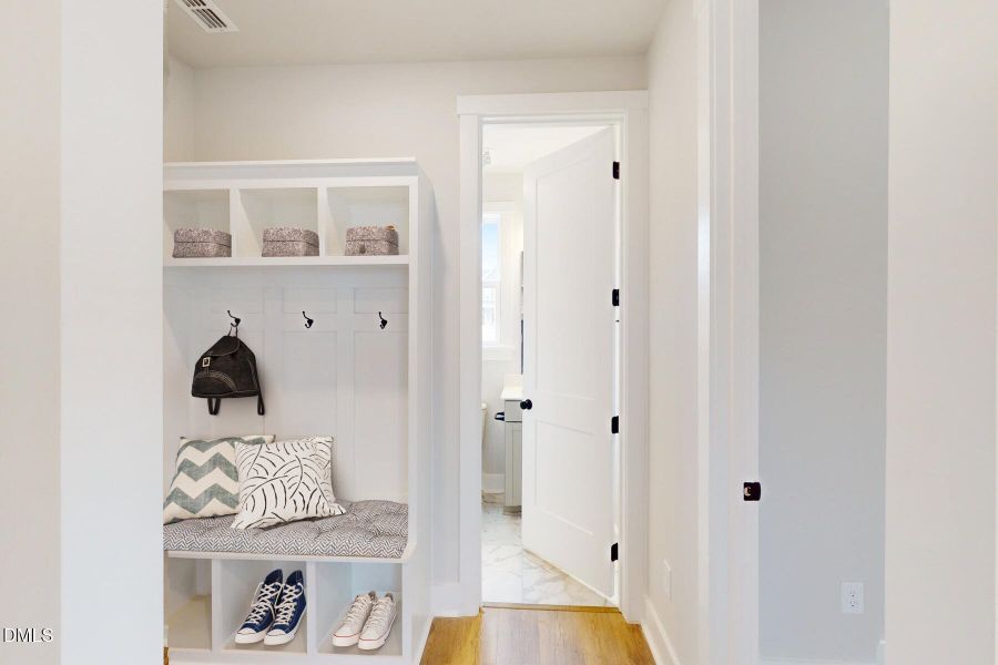 Elizabeth Mudroom Elizabeth Mudroom