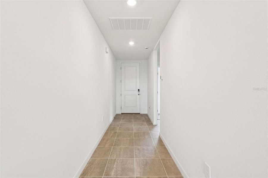 Spacious, unfurnished interior of a new home in Hamilton Bluff - Signature Series, Lake Hamilton (Image 26).