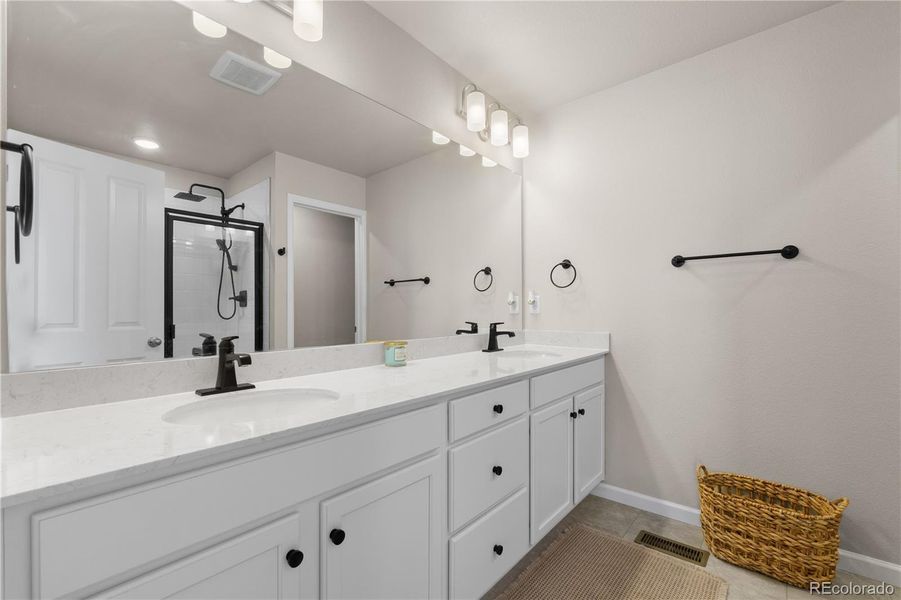 Primary 3/4 en suite with double sinks