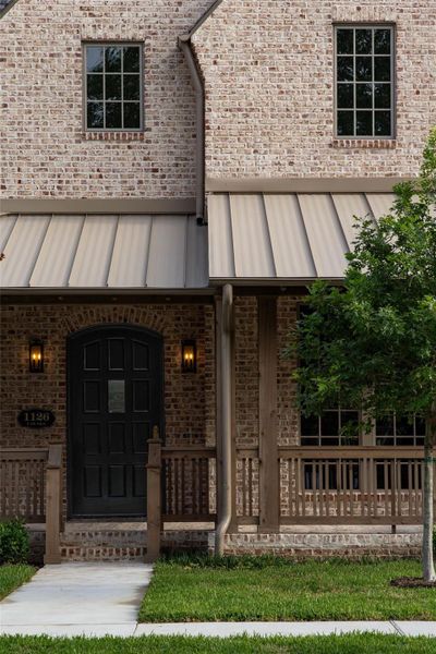 Exterior details and patio area of a home in , Houston (Image 17).