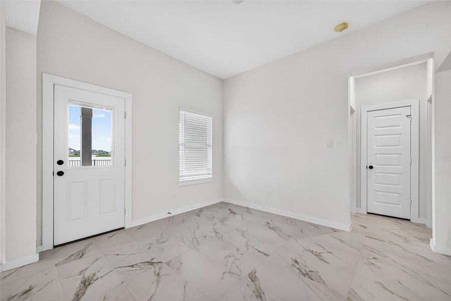 Spacious, unfurnished interior of a new home in Foxtail Palms, Manvel (Image 29).