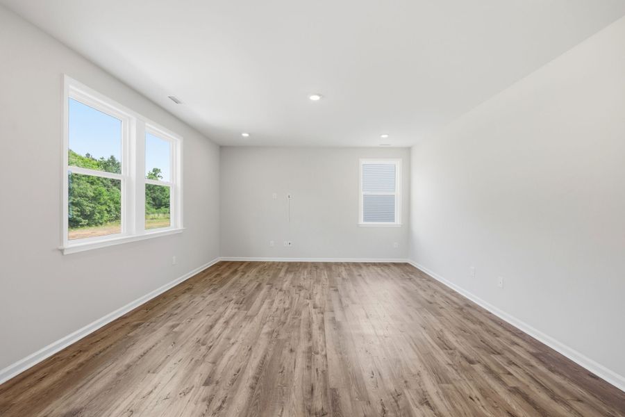 Spacious, unfurnished interior of a new home in The Farm at Neill's Creek, Lillington (Image 17).