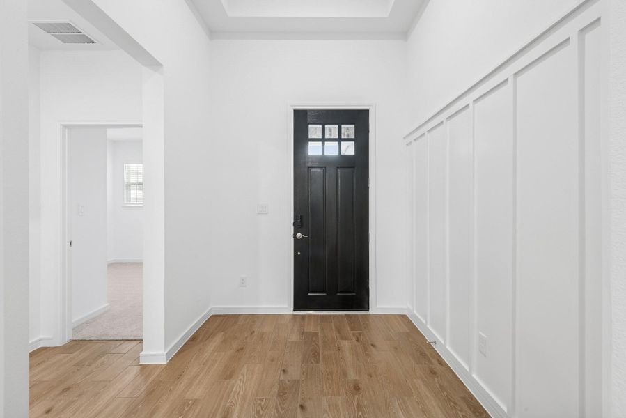 Welcoming foyer (*Photo not of actual home and used for illustration purposes only.)